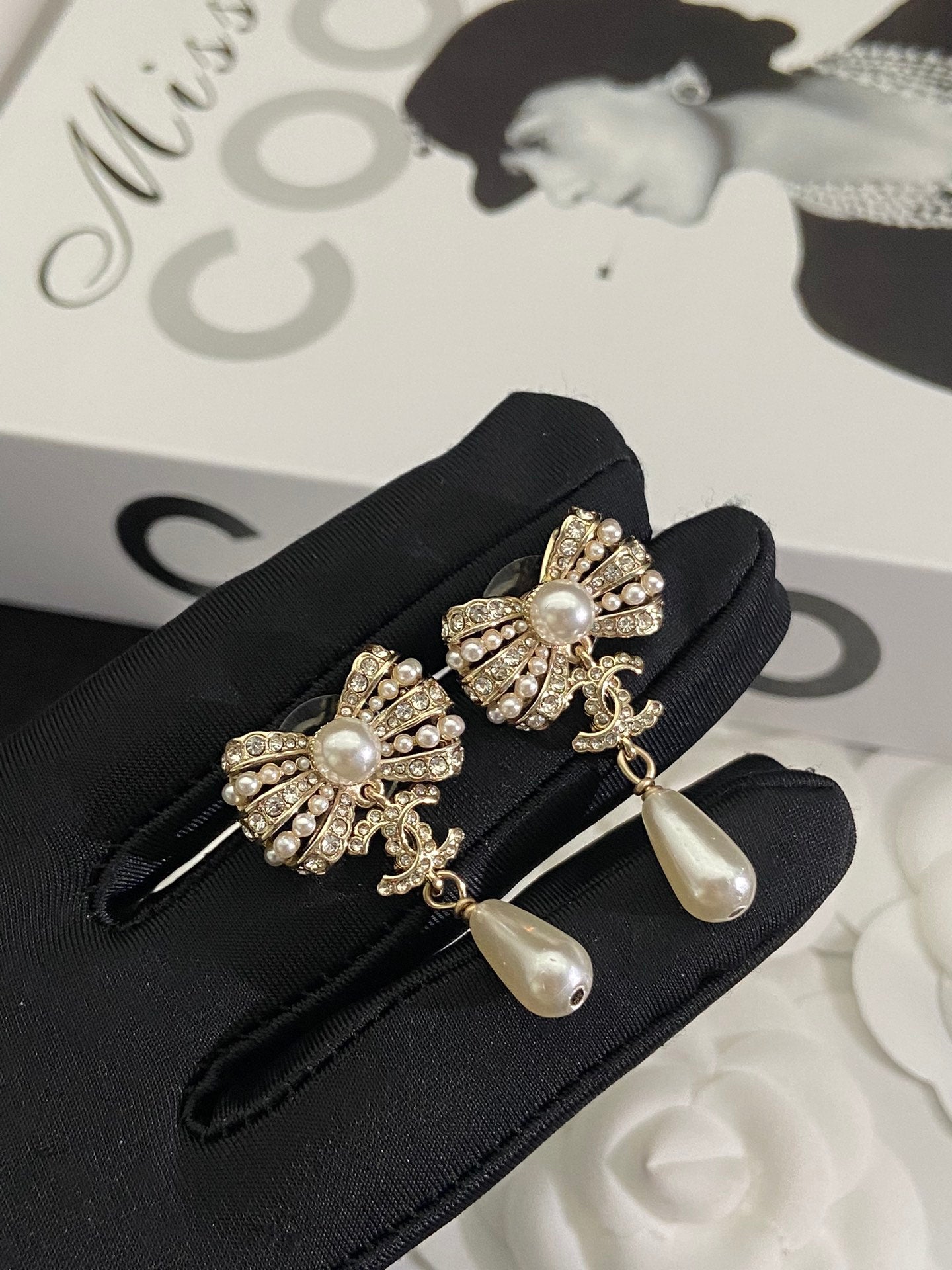 Pearl & Crystal Bow Pendant Necklace & Earrings Set