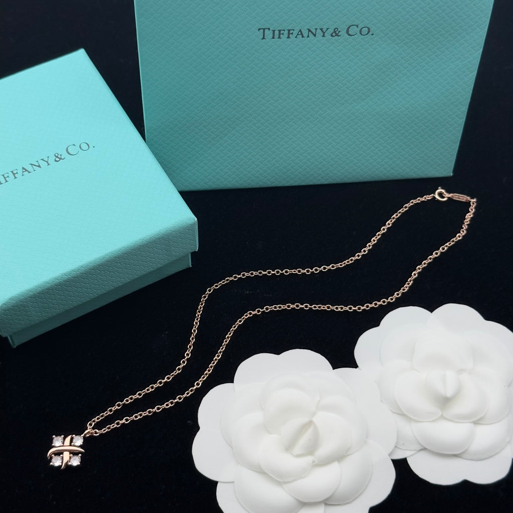 Crystal X Rivet Four-Leaf Clover Pendant Delicate Chain Necklace – Gold & Silver