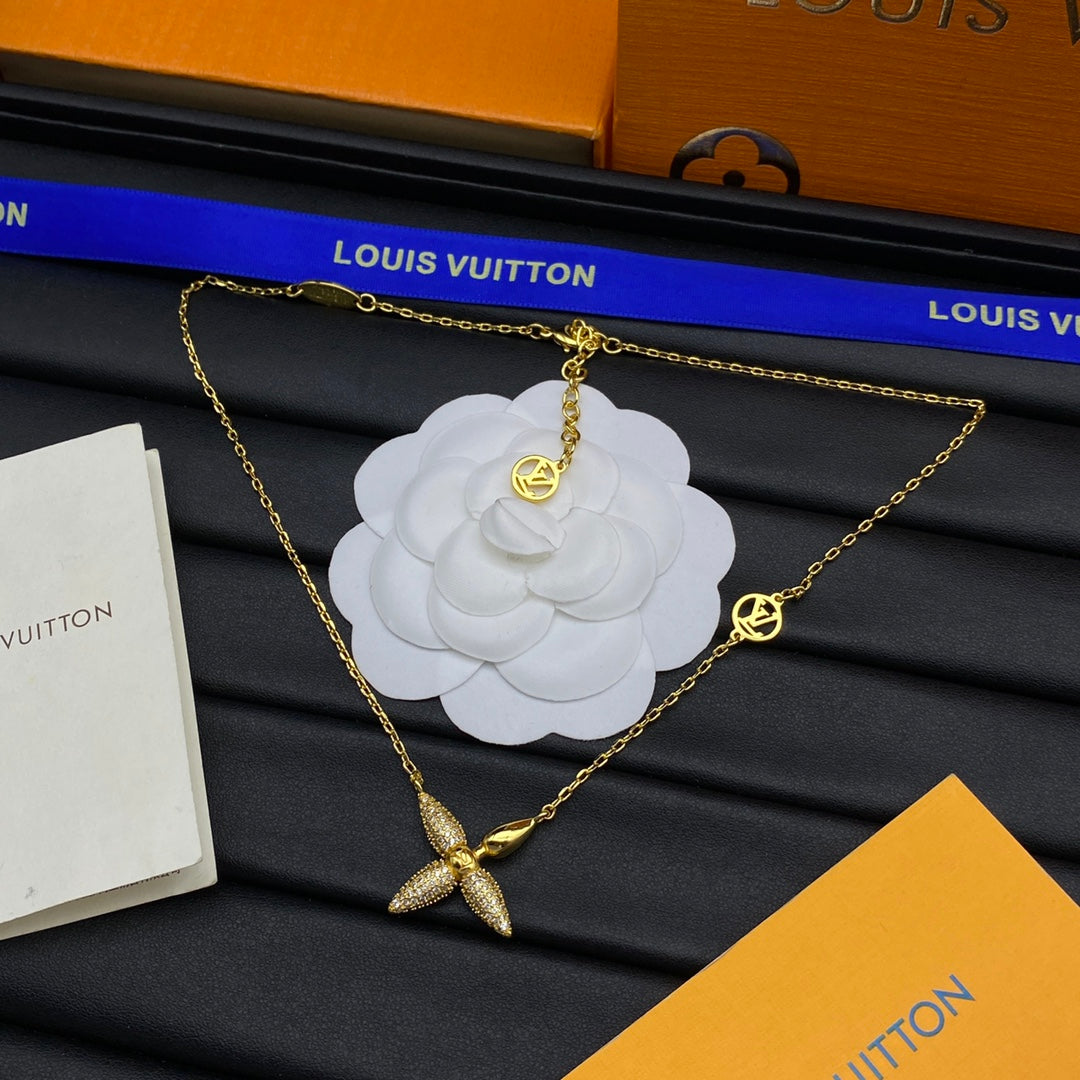 Pavé Four-Petal Marquise Flower & Oval Center Pendant Cable Chain Necklace