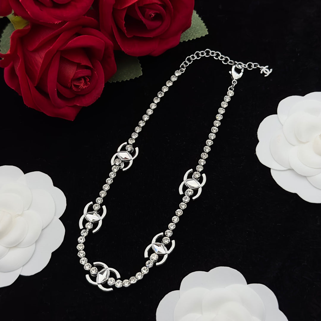 Interlocking Double-Loop Charm Tennis Set