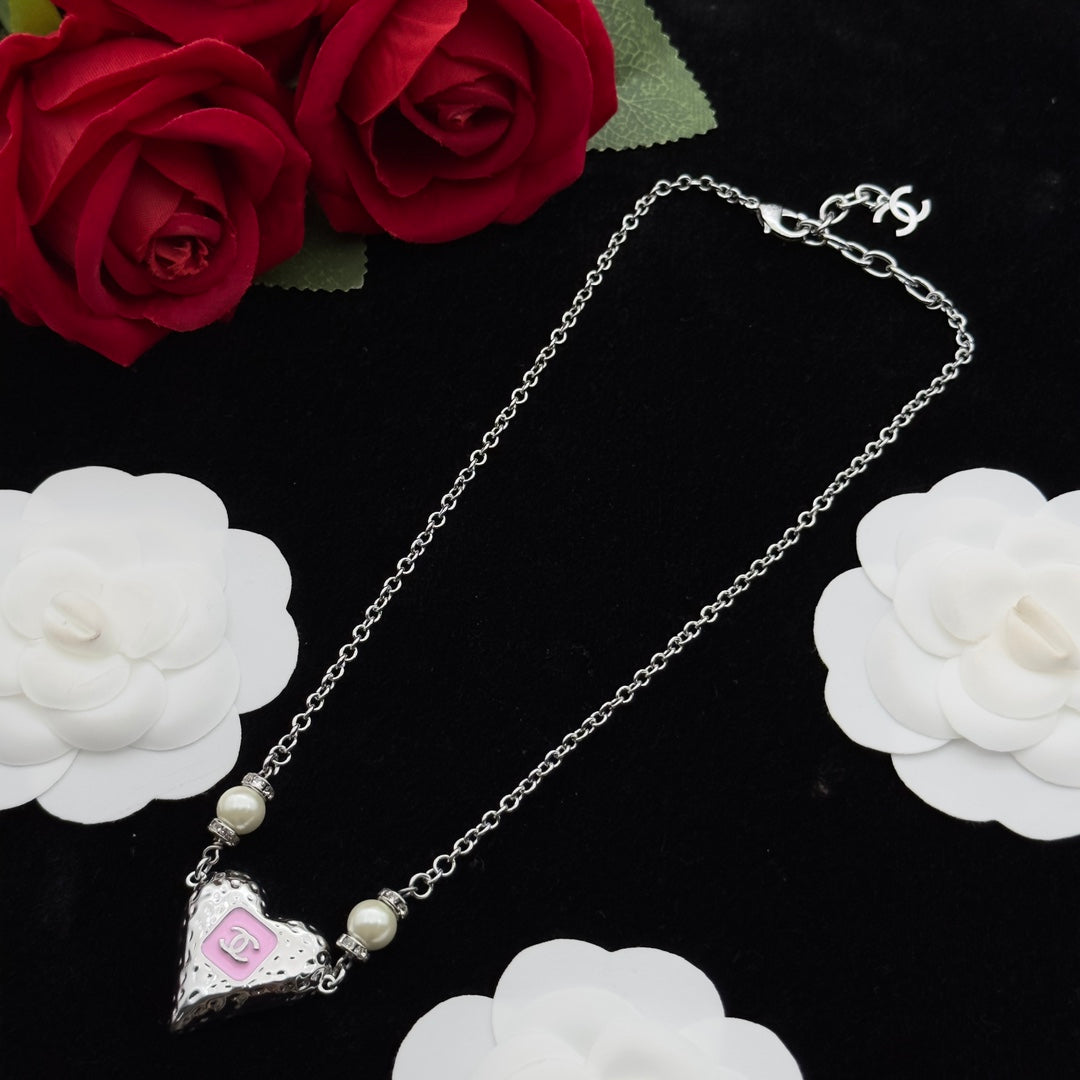 Hammered Heart Pendant Cable Chain Necklace with Twin Pearl Accents