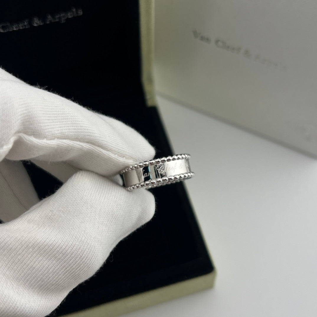 Pearl-Edged Signature Ring