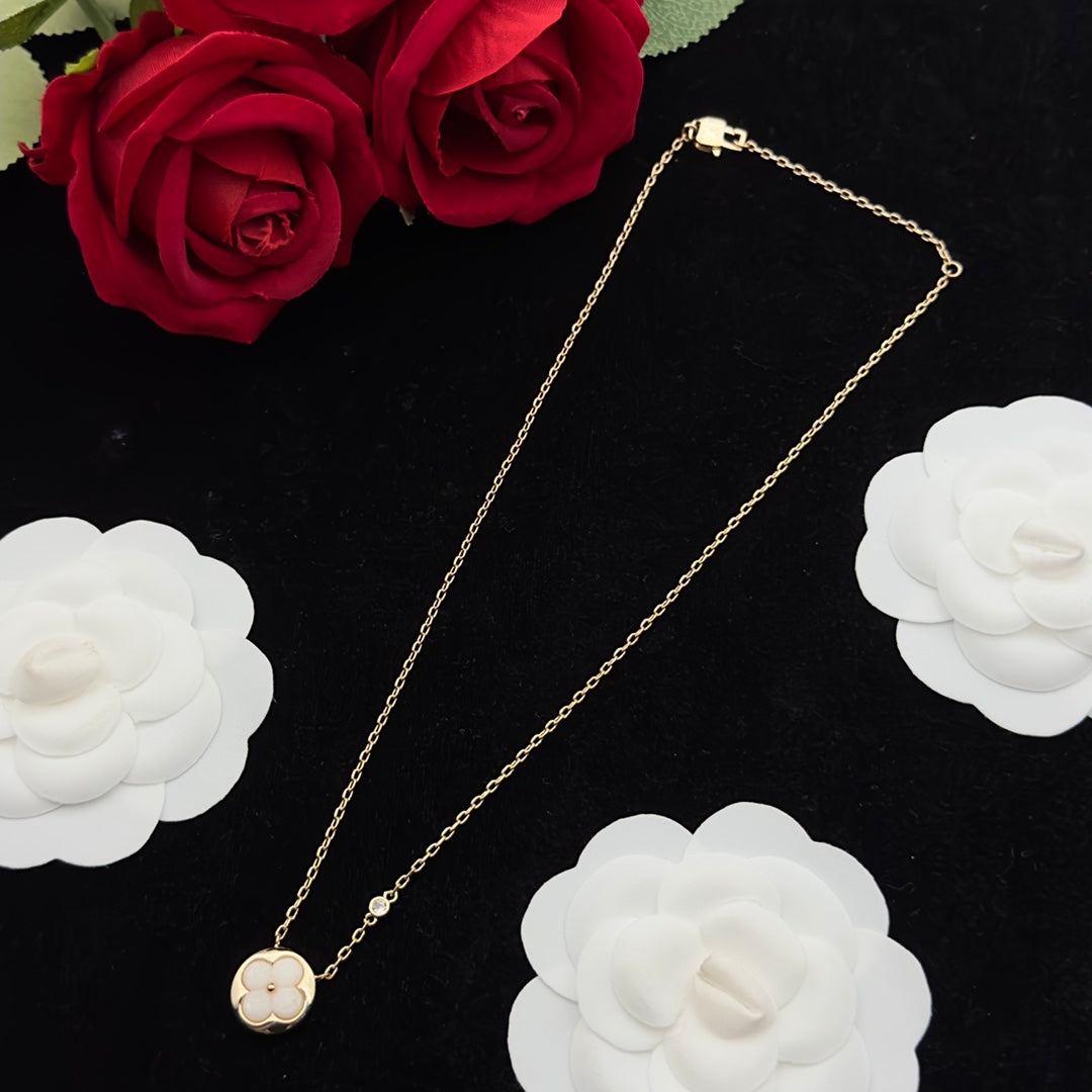 Mother of Pearl Clover Medallion 3-Piece Set