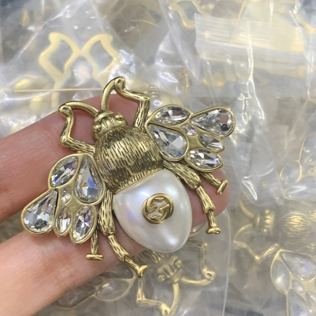 Vintage Gold Letter Bee Pearl Drop Necklace & Bracelet Set