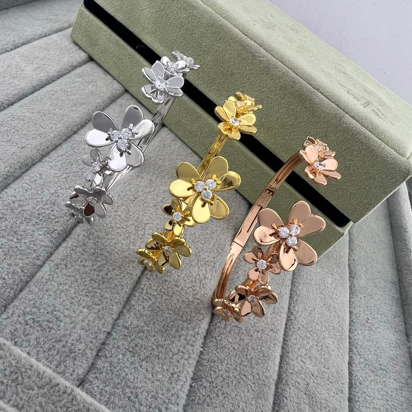 Clover Seven-Flower Bracelet