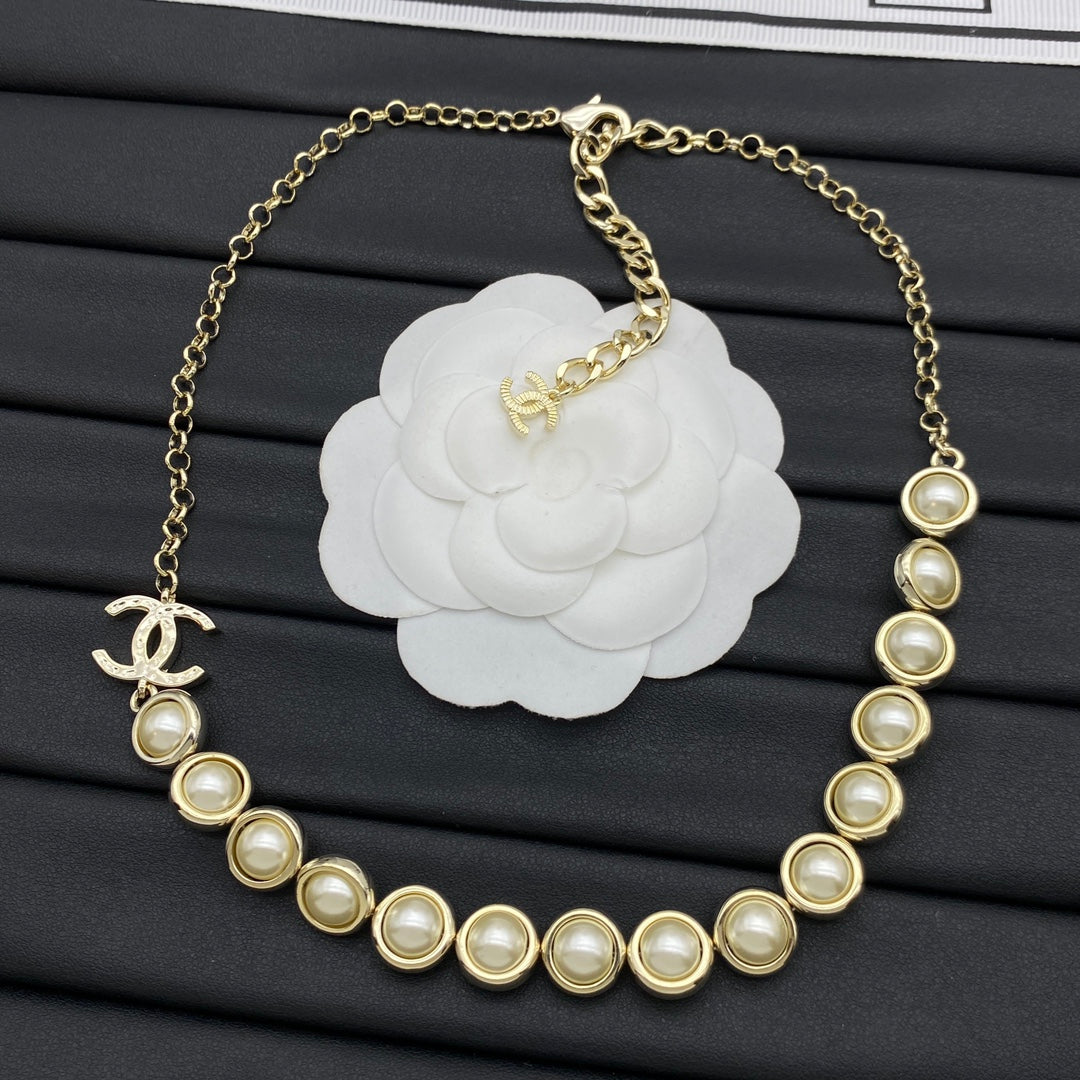 Bezel-Set Pearl Station Chain Necklace with CC Charm – Gold & Silver