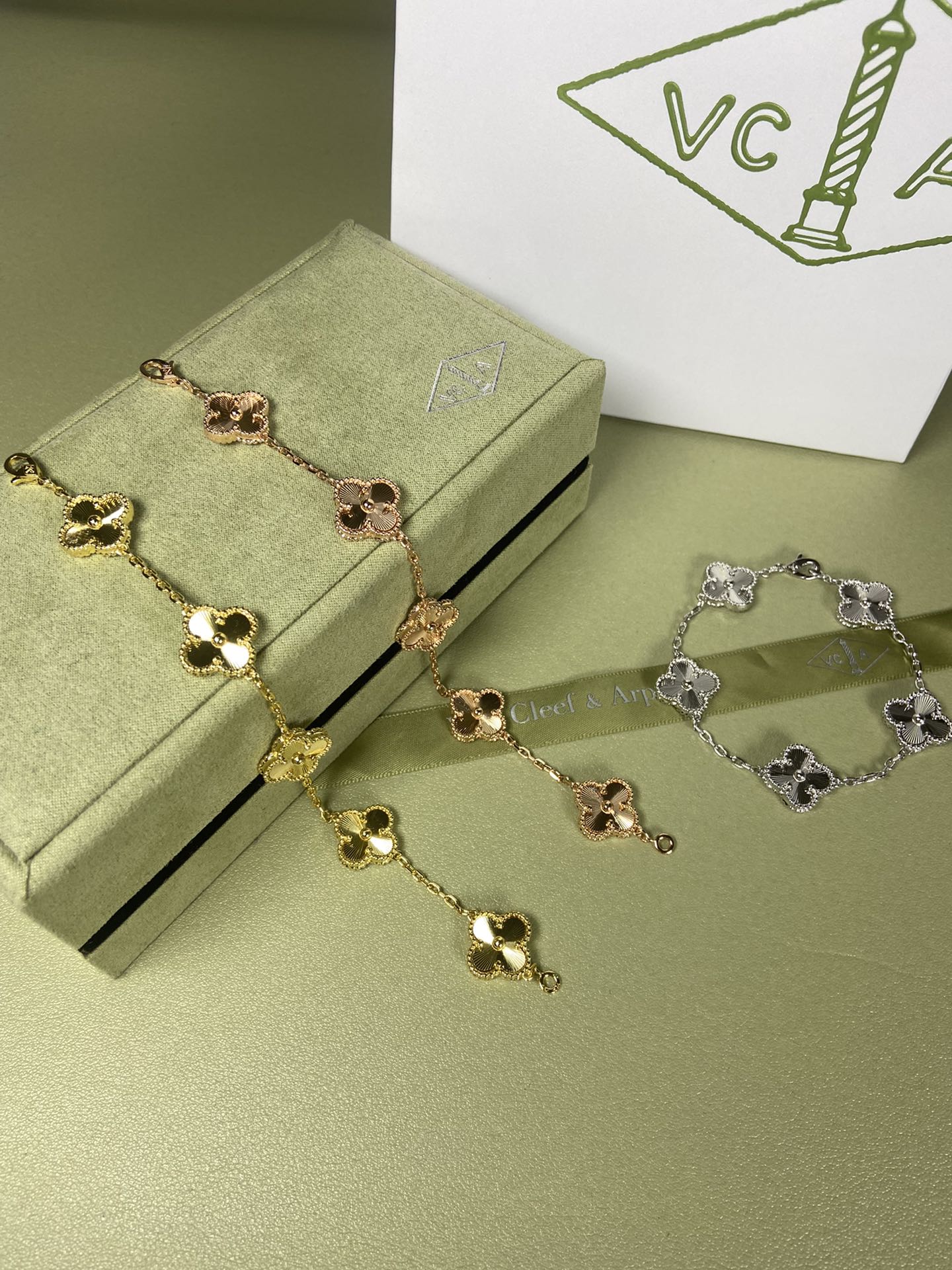 Double-Sided Laser-Cut Five-Flower Bracelet