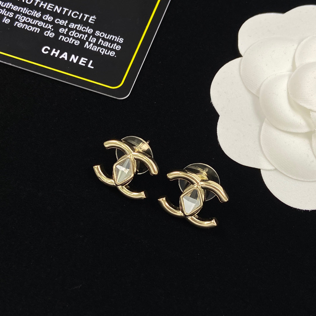 Interlocking Double-Loop Charm Tennis Set