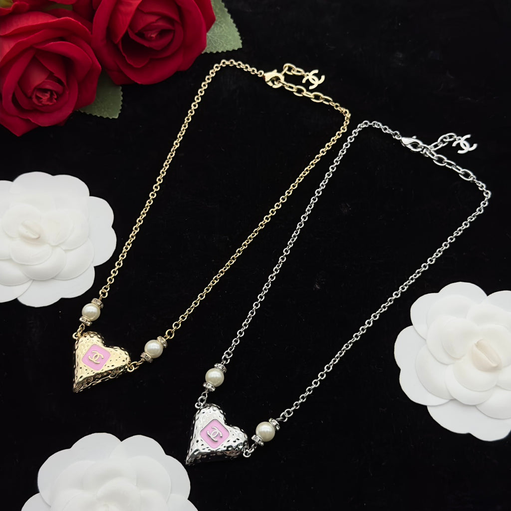 Hammered Heart Pendant Cable Chain Necklace with Twin Pearl Accents