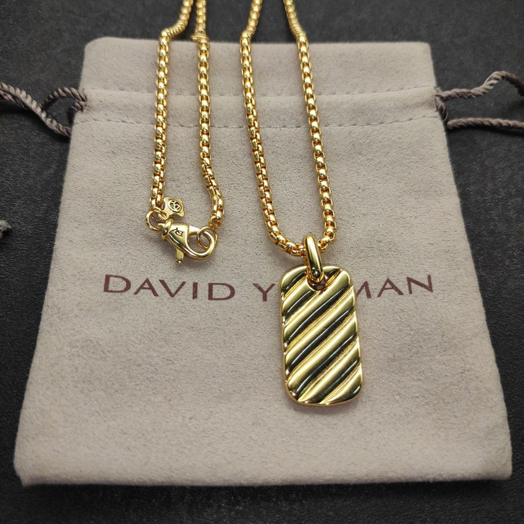Ribbed Rectangle Pendant Box Chain Necklace