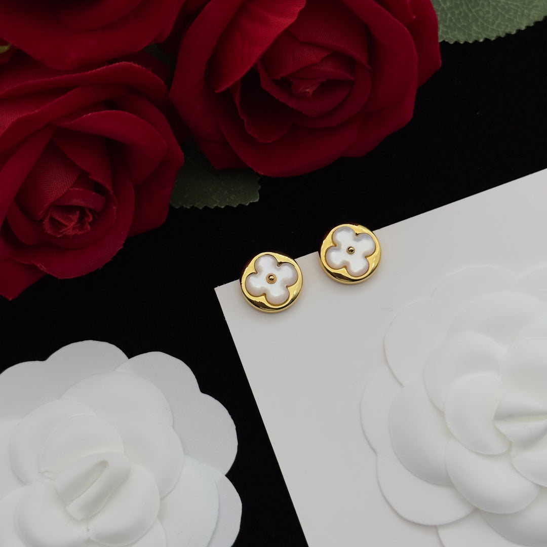 Mother of Pearl Clover Medallion 3-Piece Set