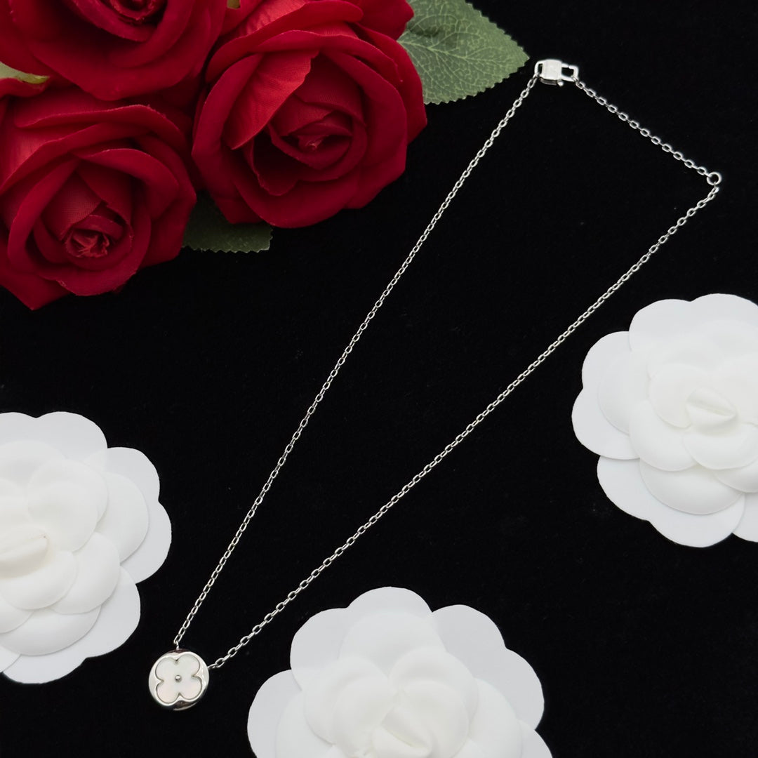 Mother of Pearl Clover Medallion 3-Piece Set