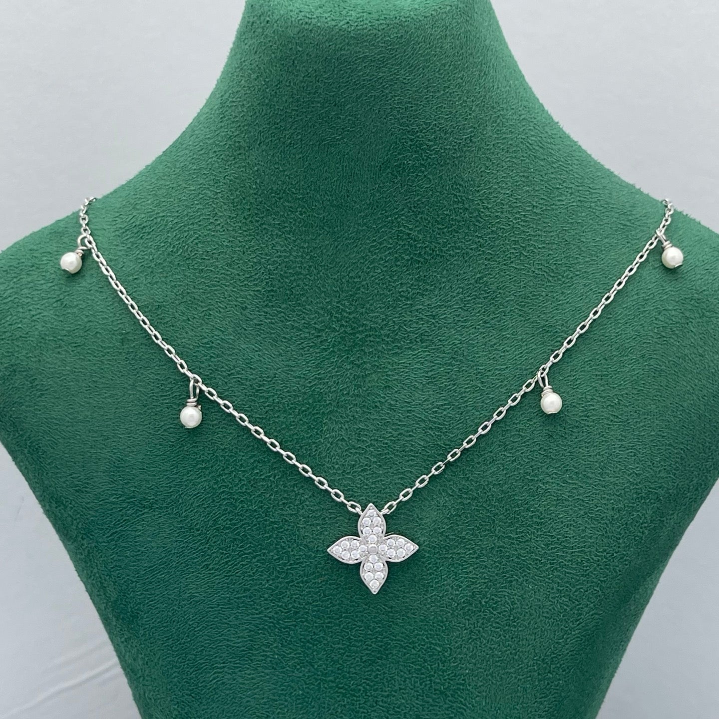 Crystal Fleur Pearl Chain Set