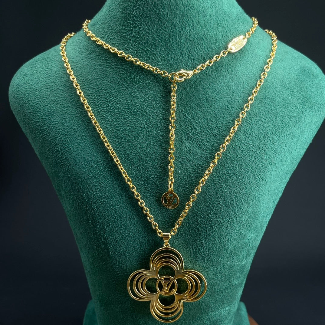 Four-Petal Loop Pendant Necklace