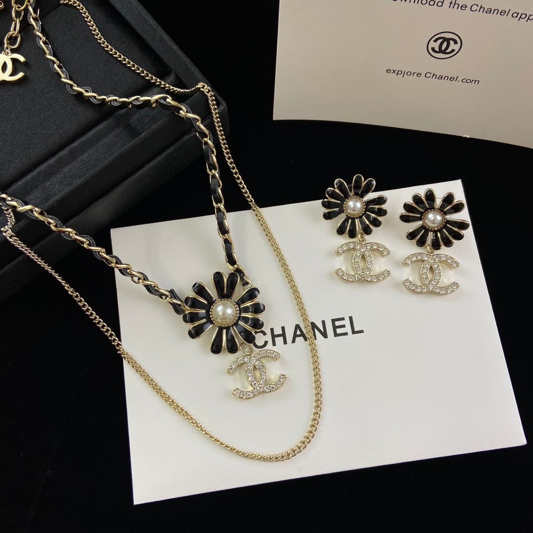 Black Enamel Daisy Flower & Pearl Center Layered Necklace and Drop Earring Set