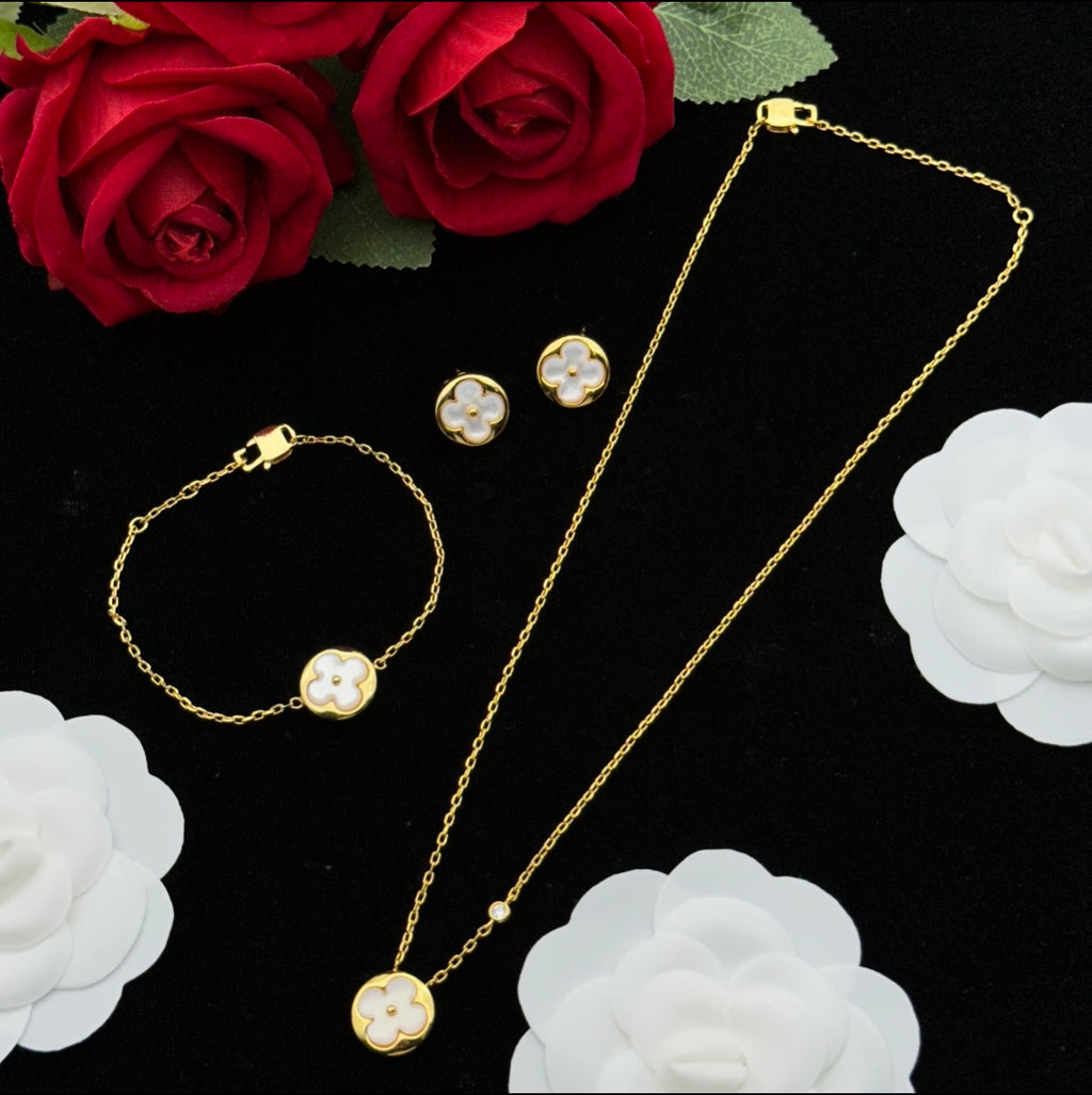 Mother of Pearl Clover Medallion 3-Piece Set