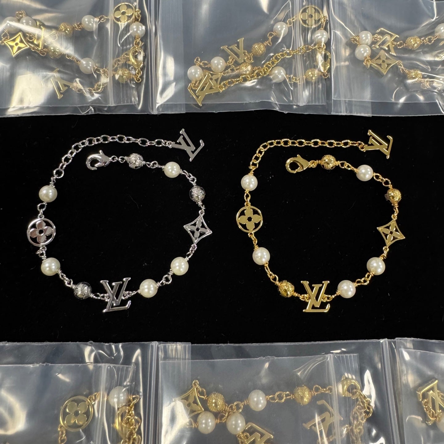 "Pearl & Monogram Charm Station Set