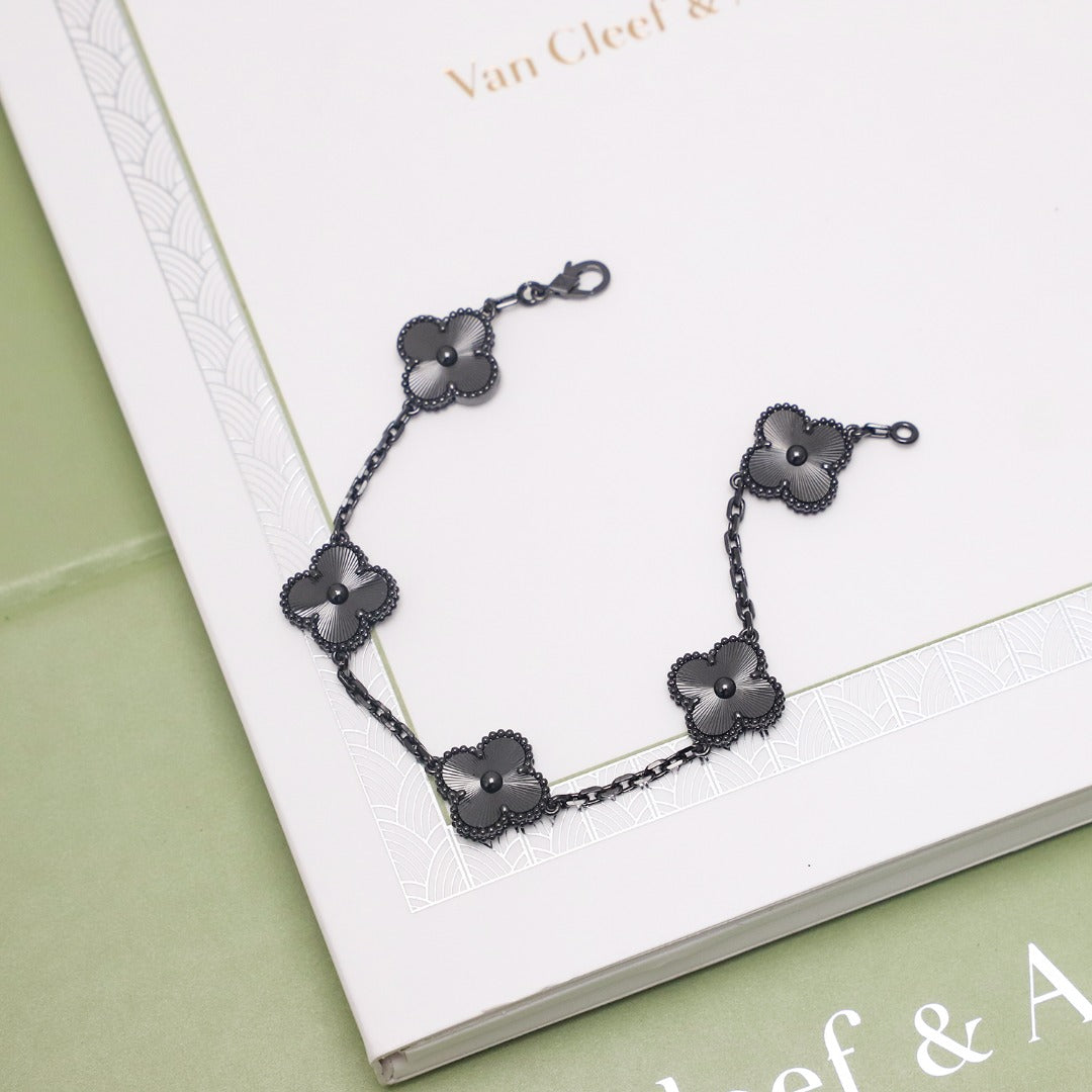 Black Knight Five-Flower Bracelet
