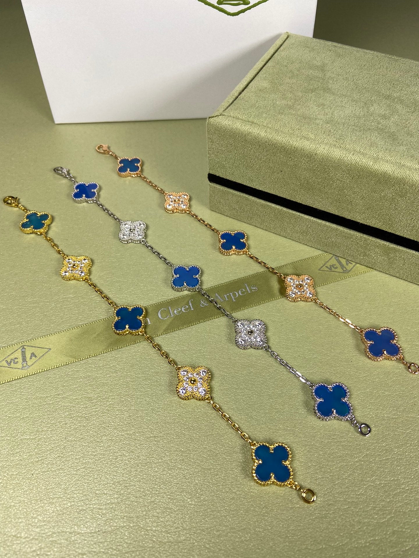 Blue Chalcedony Diamond-Studded Five-Flower Bracelet