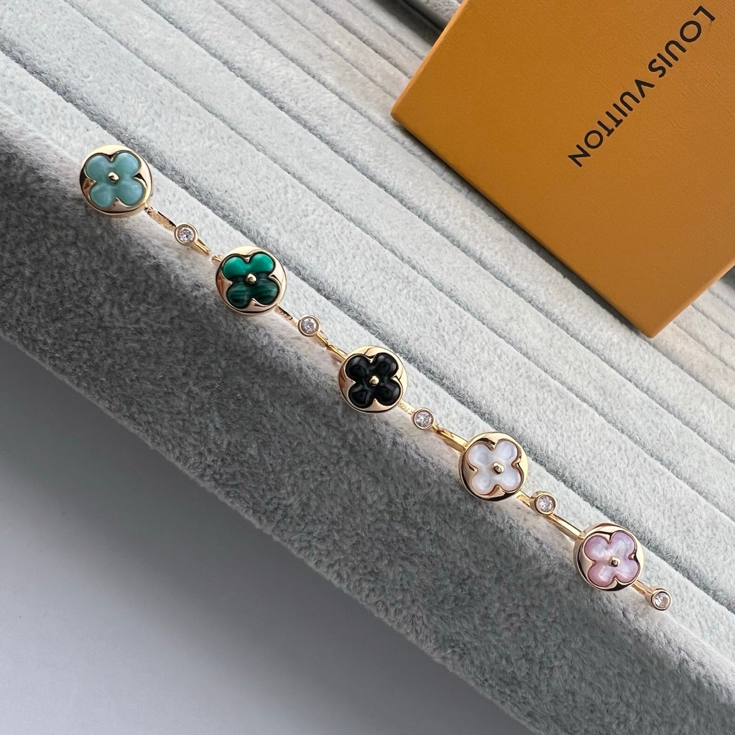 Round Four-Leaf Clover Diamond-Set Open Ring