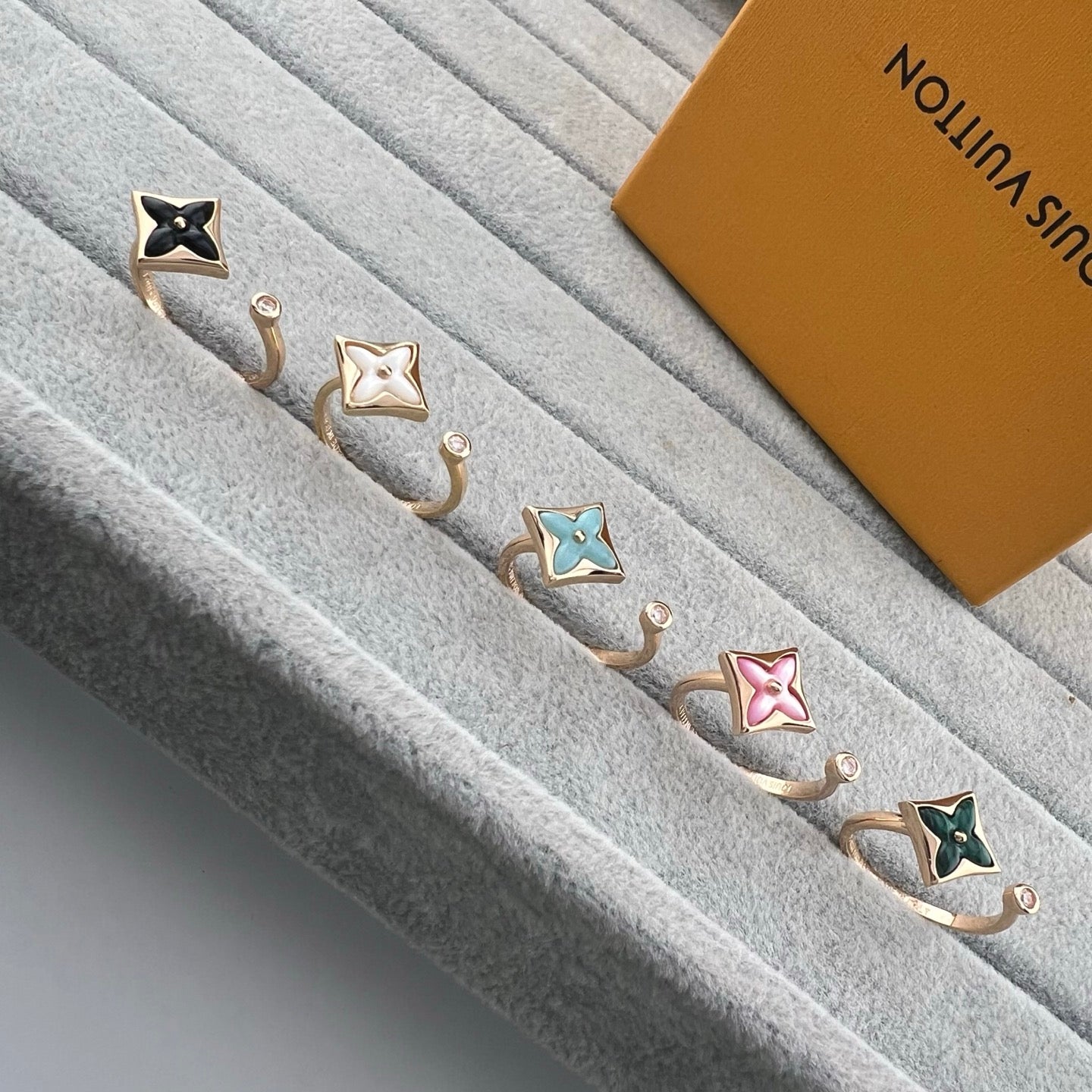 Square Four-Leaf Clover Diamond-Studded Open Ring