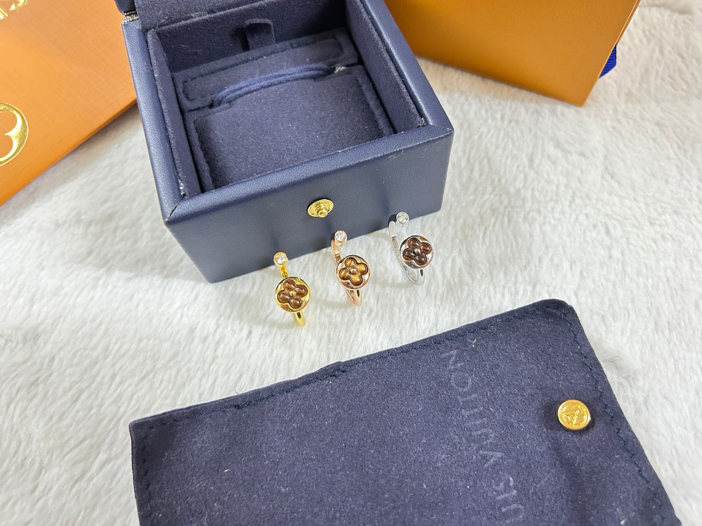 Tiger's Eye Round Four-Leaf Clover Open Ring