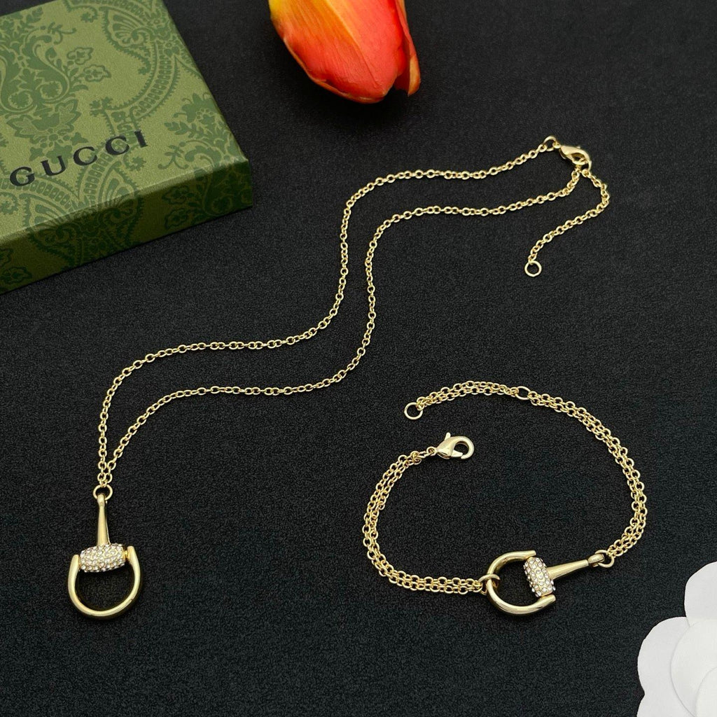 Dainty Crystal Horsebit Chain Jewelry Set