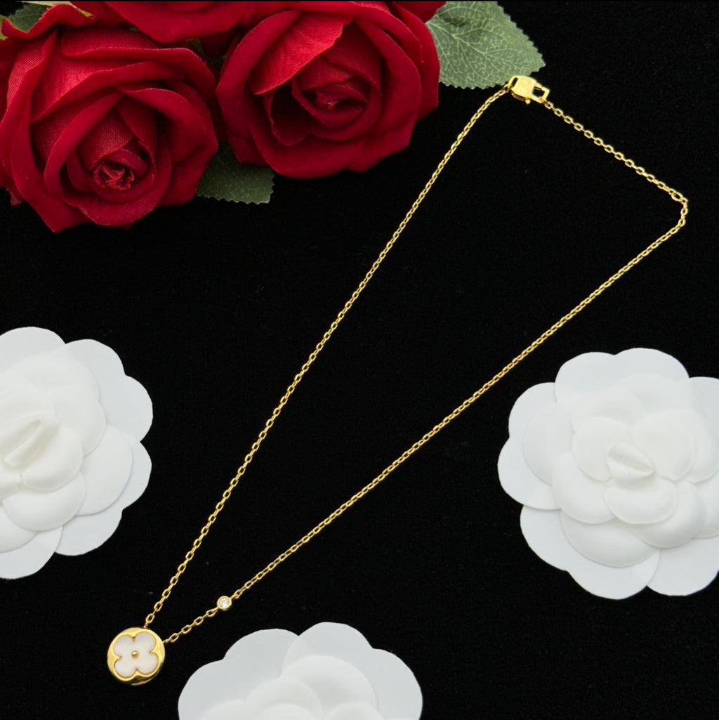 Mother of Pearl Clover Medallion 3-Piece Set