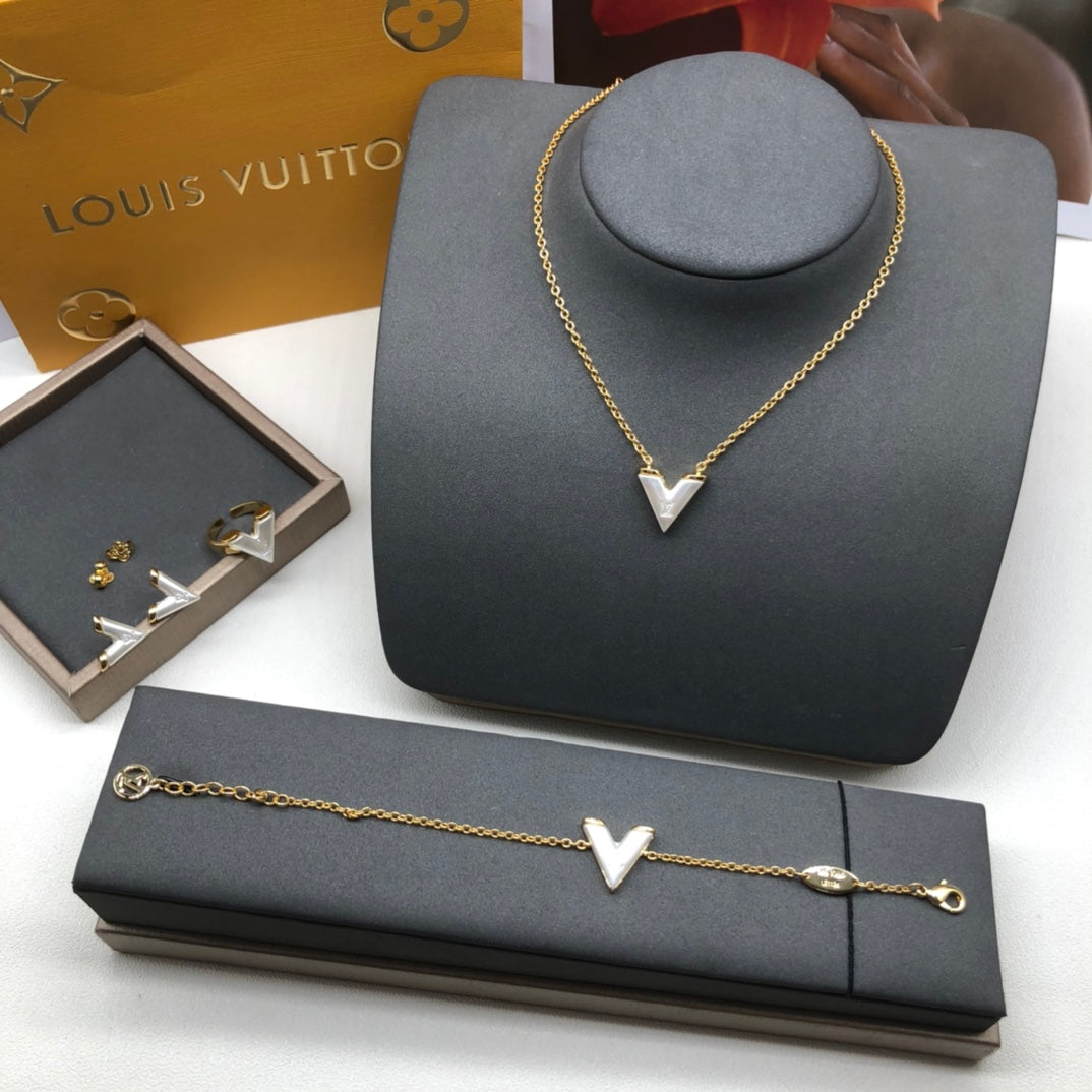 Mother of Pearl V-Shape Gold Chain Jewelry Set