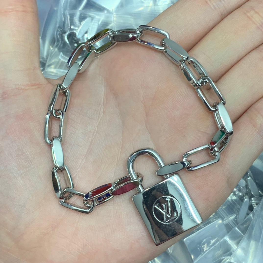 Bold Logo Lock Pendant & Paperclip Link Chain Jewelry Set