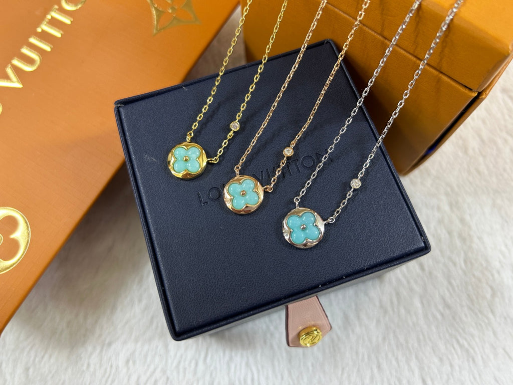 Turquoise Enamel Clover Round Disc Pendant Necklace