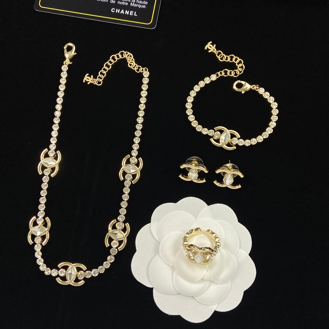 Interlocking Double-Loop Charm Tennis Set