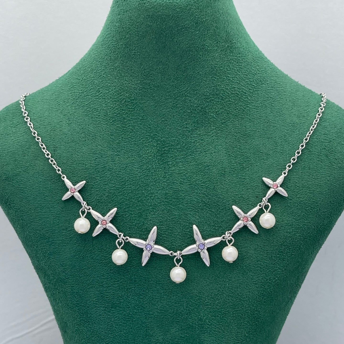 Pearl & Flower Cluster Pendant Jewelry Set