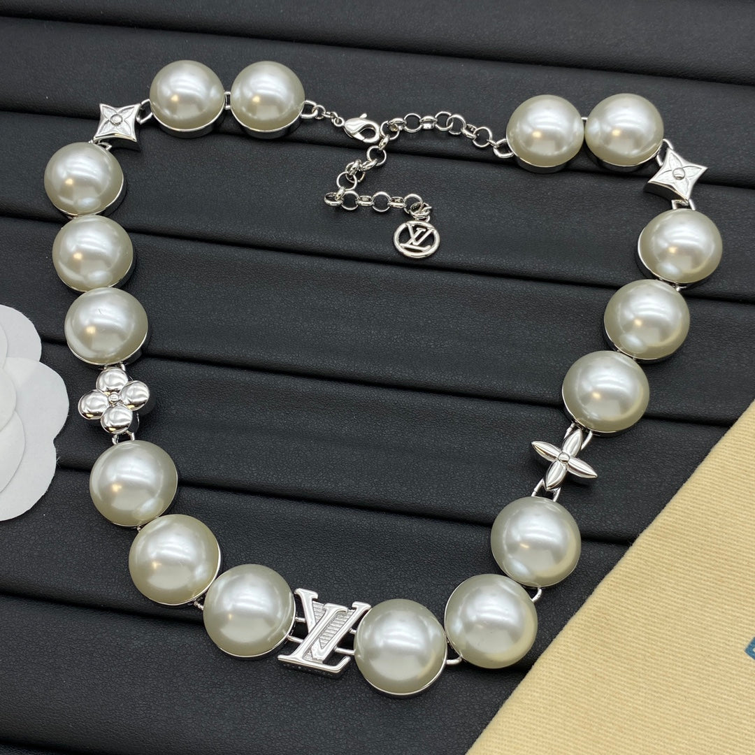 Large Faux Pearl & Four-Petal Flower Spacer Choker Necklace