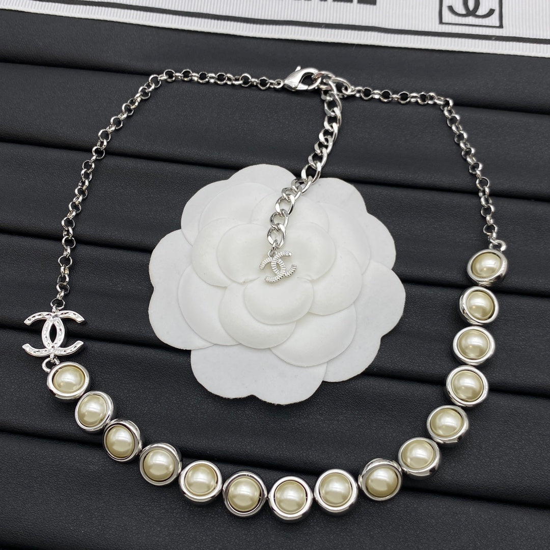 Bezel-Set Pearl Station Chain Necklace with CC Charm – Gold & Silver