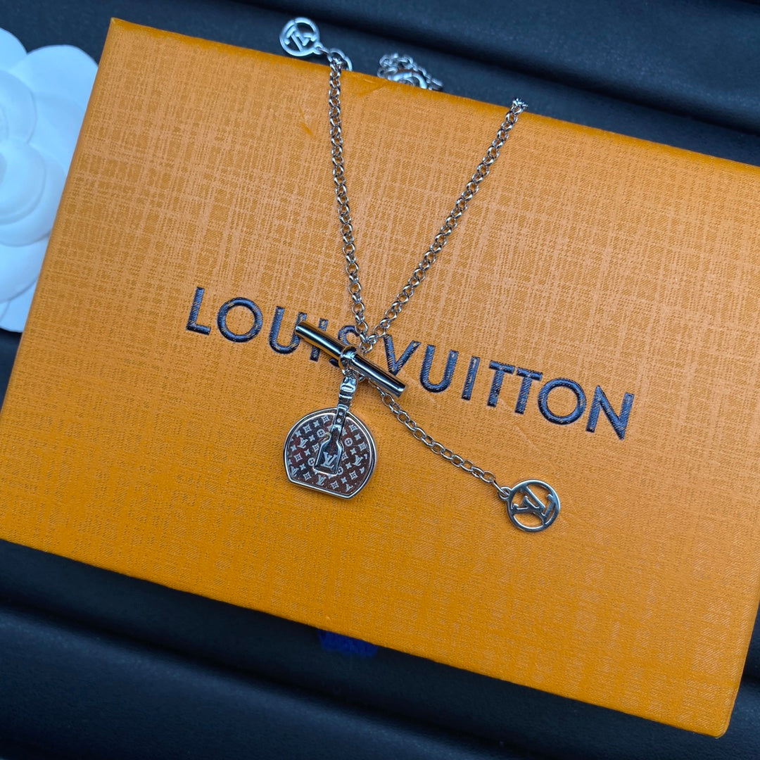 Enamel Coin Pendant T-Bar Toggle Cable Chain Necklace