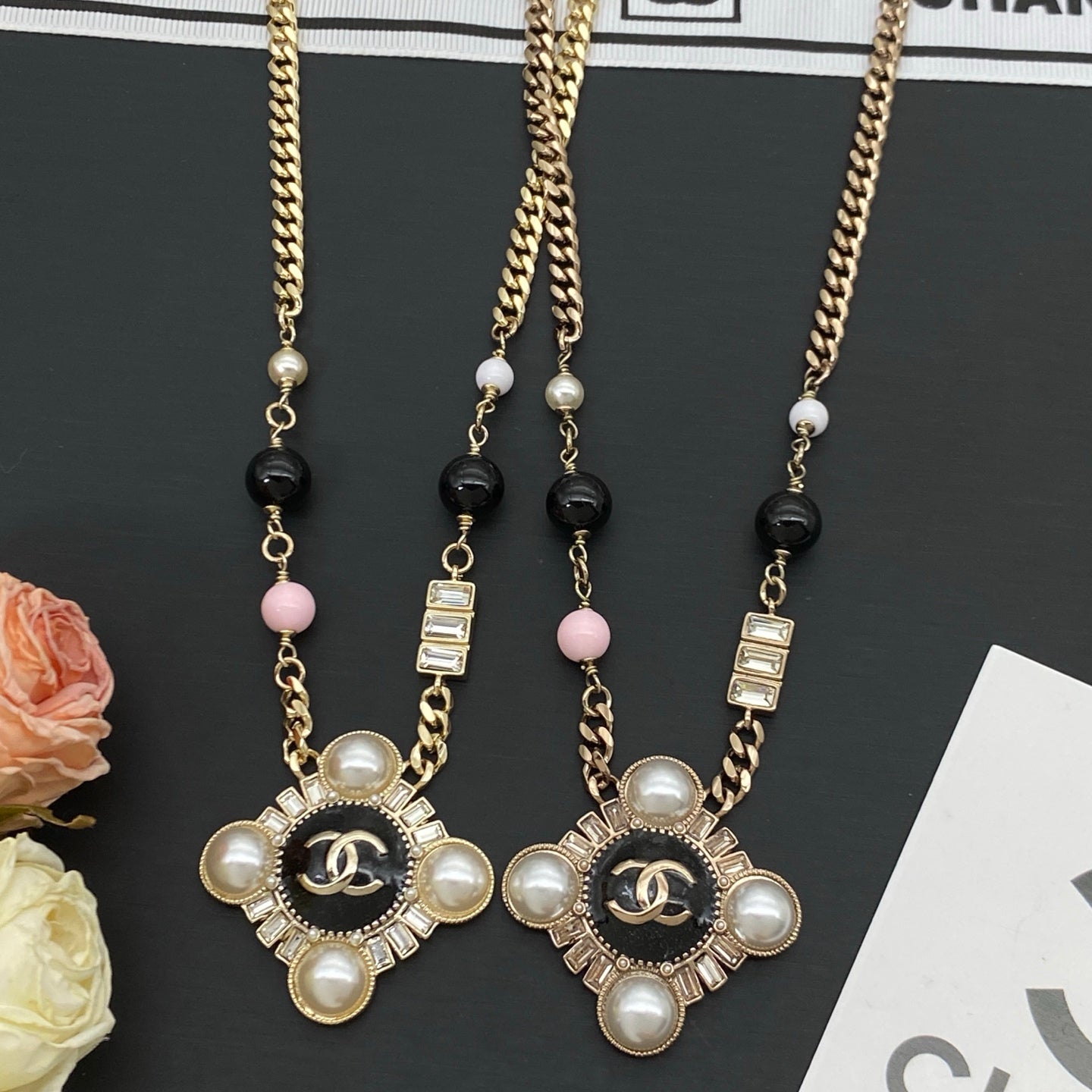 Pearl Flower Pendant Long Necklace