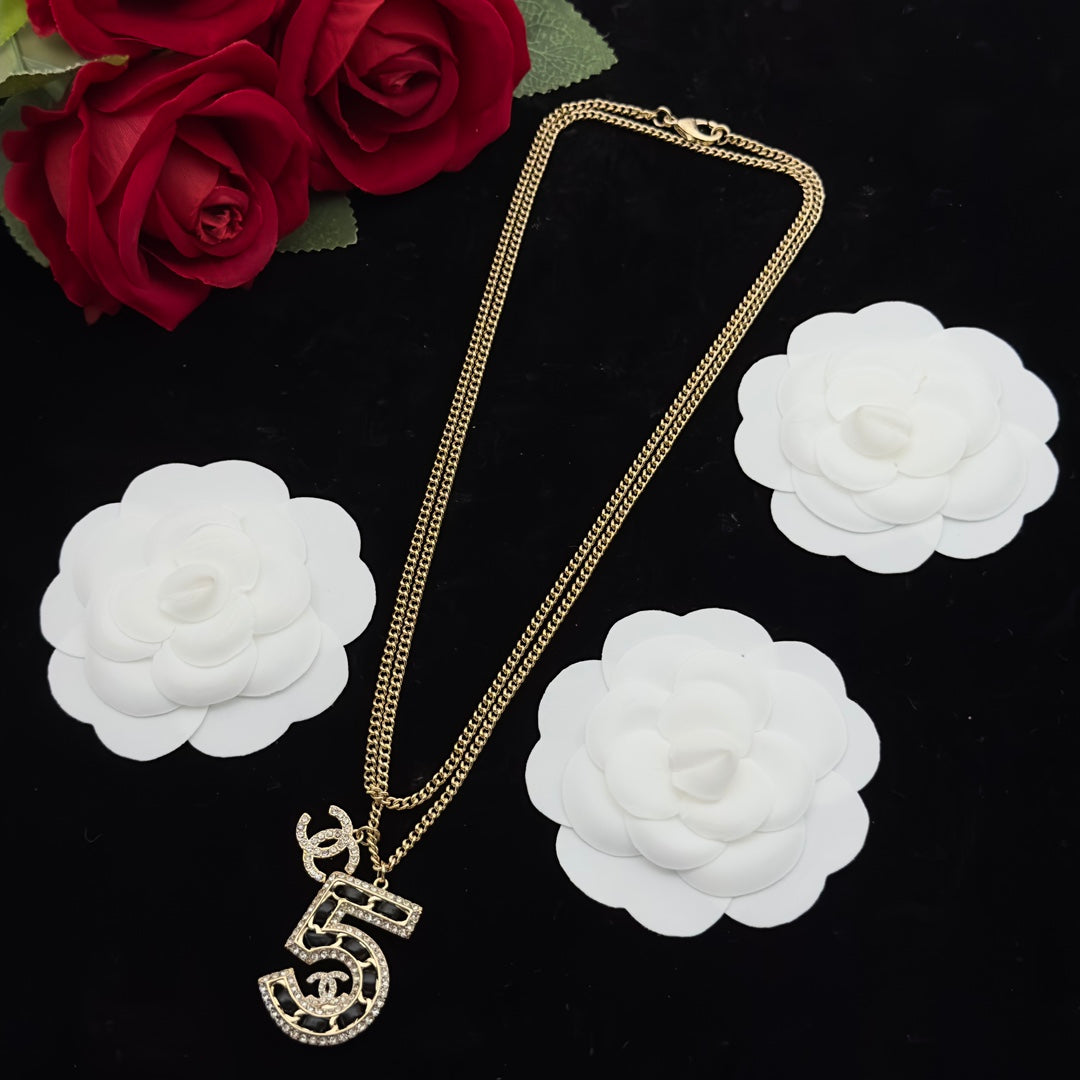 Oversized Crystal & Black Cutout Number '5' Pendant Jewelry Set