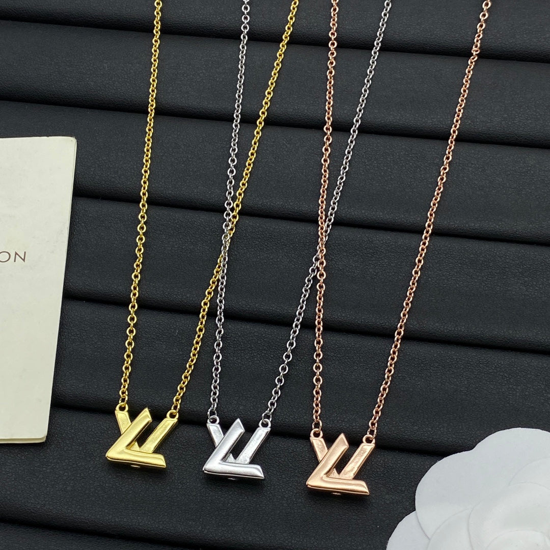 Bold V-Shape Geometric Pendant Cable Chain Necklace