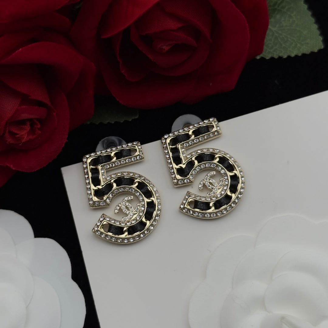 Oversized Crystal & Black Cutout Number '5' Pendant Jewelry Set