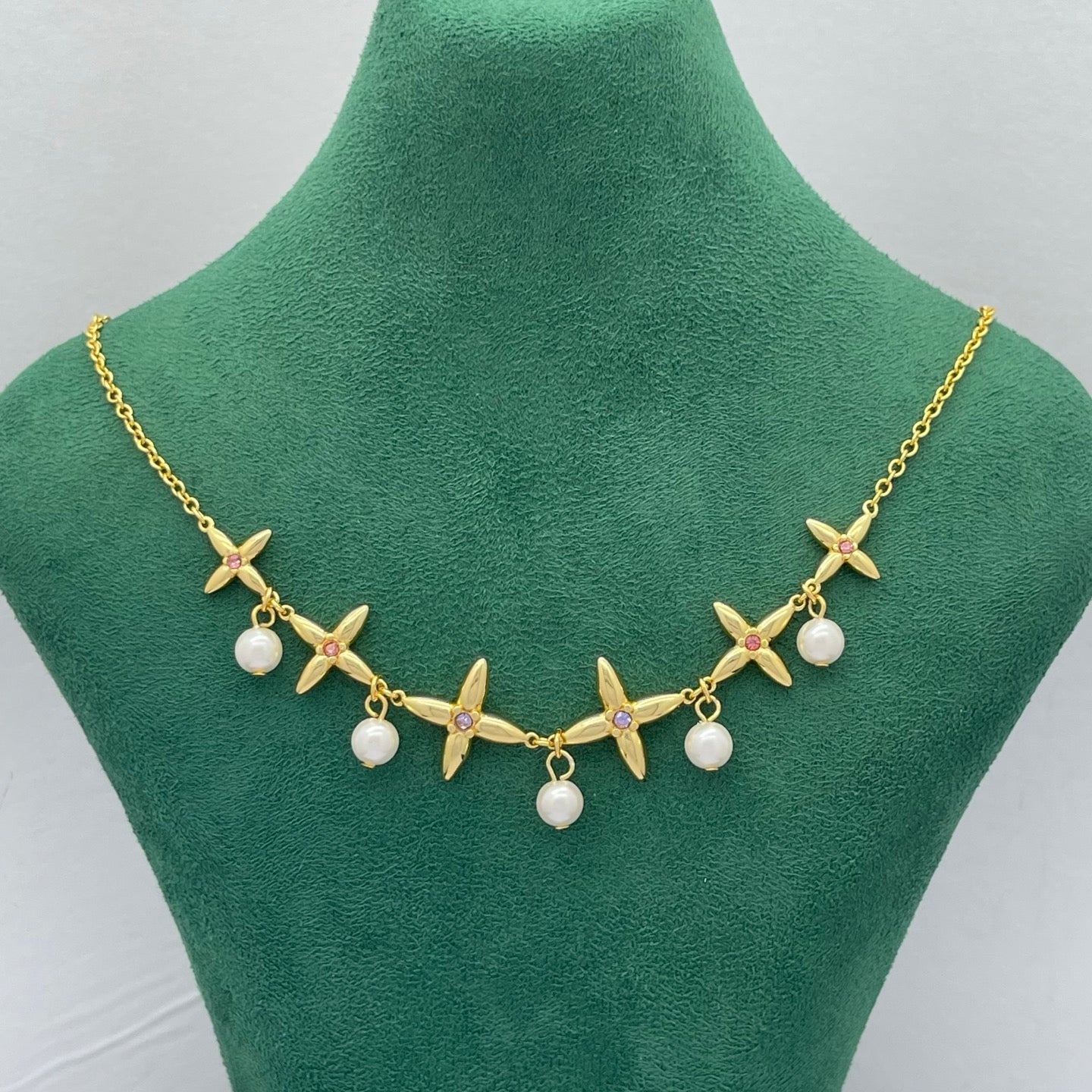 Pearl & Flower Cluster Pendant Jewelry Set