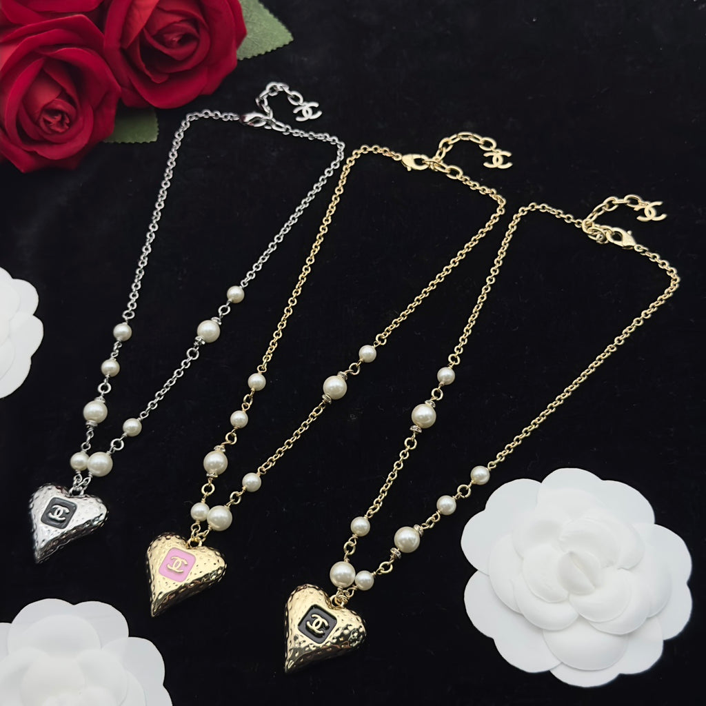 Hammered Heart Pendant Pearl & Chain Necklace