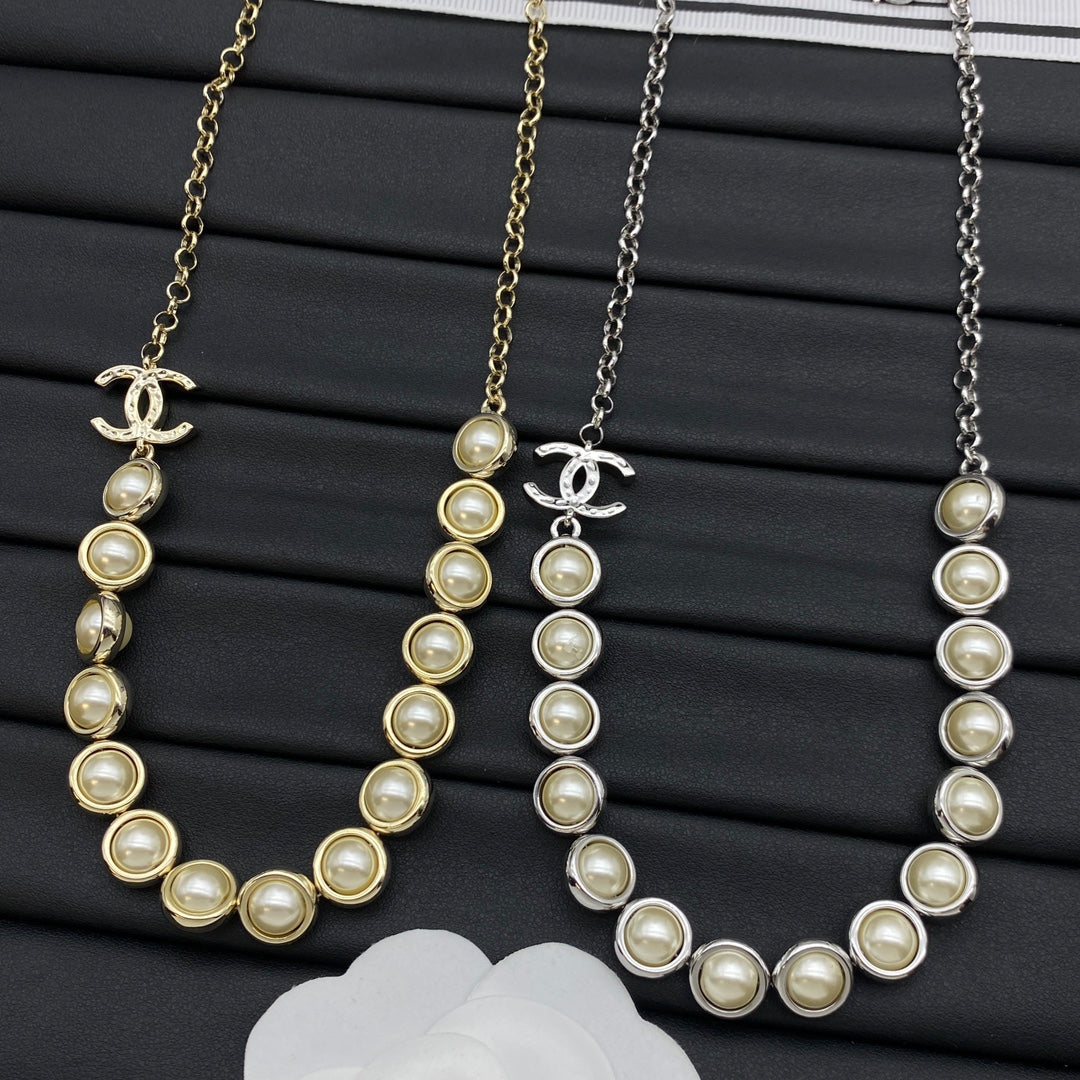 Bezel-Set Pearl Station Chain Necklace with CC Charm – Gold & Silver