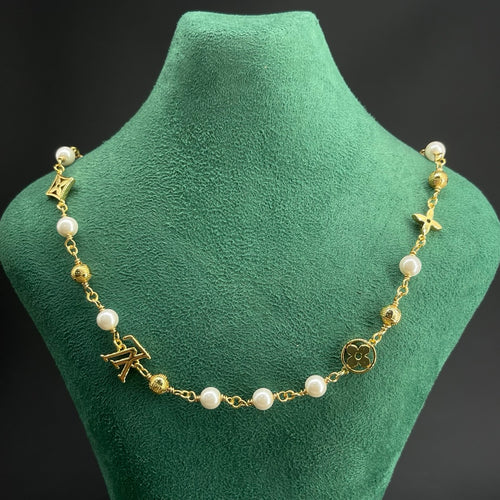 "Pearl & Monogram Charm Station Set