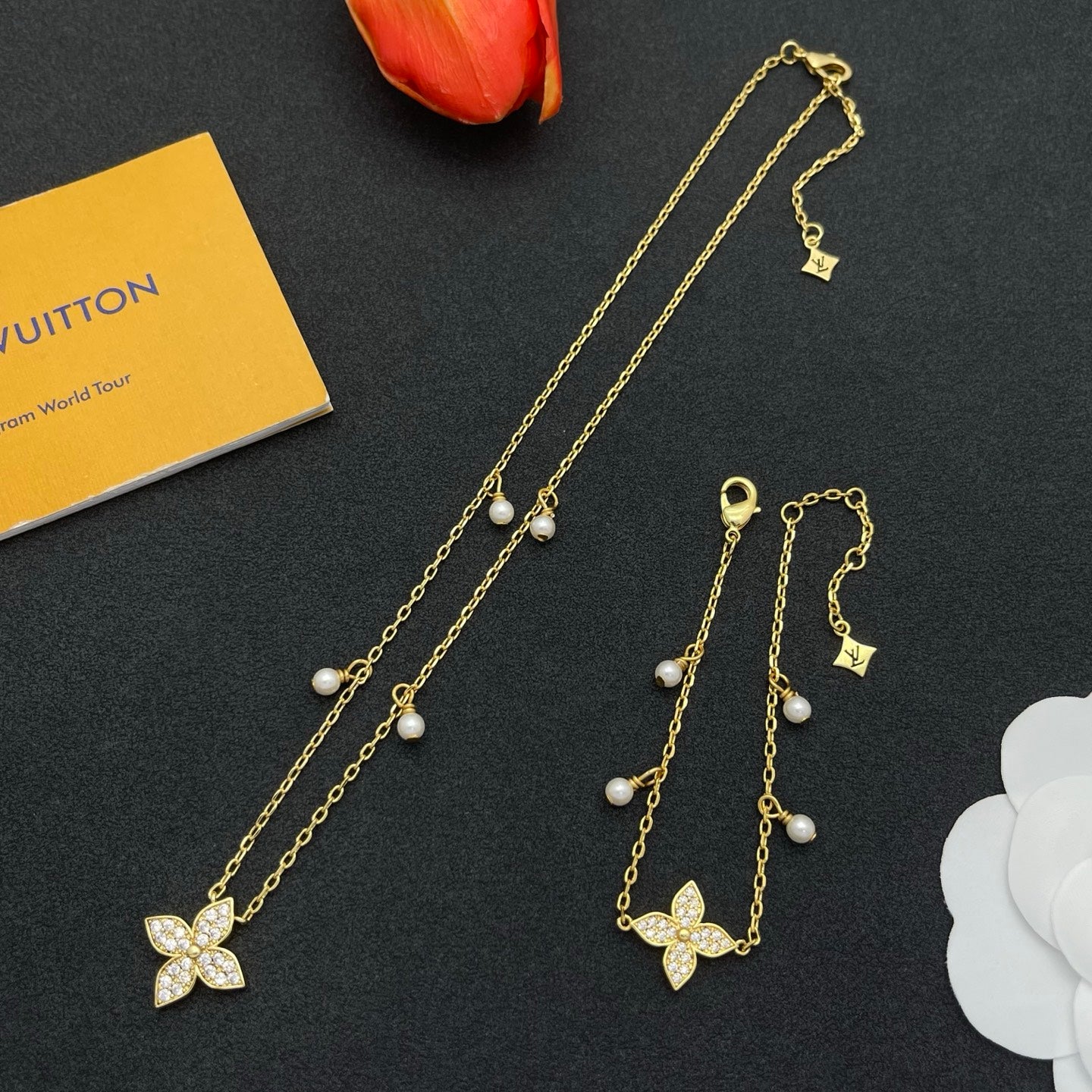 Crystal Fleur Pearl Chain Set