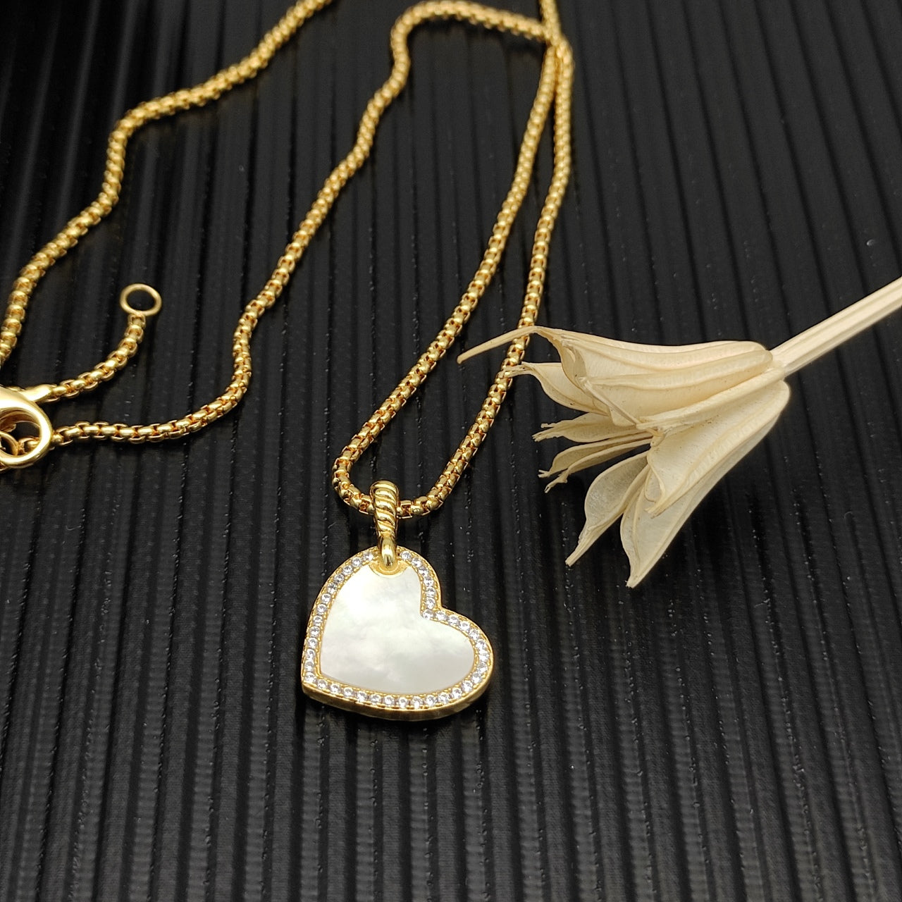 Mother of Pearl Heart Pendant Necklace