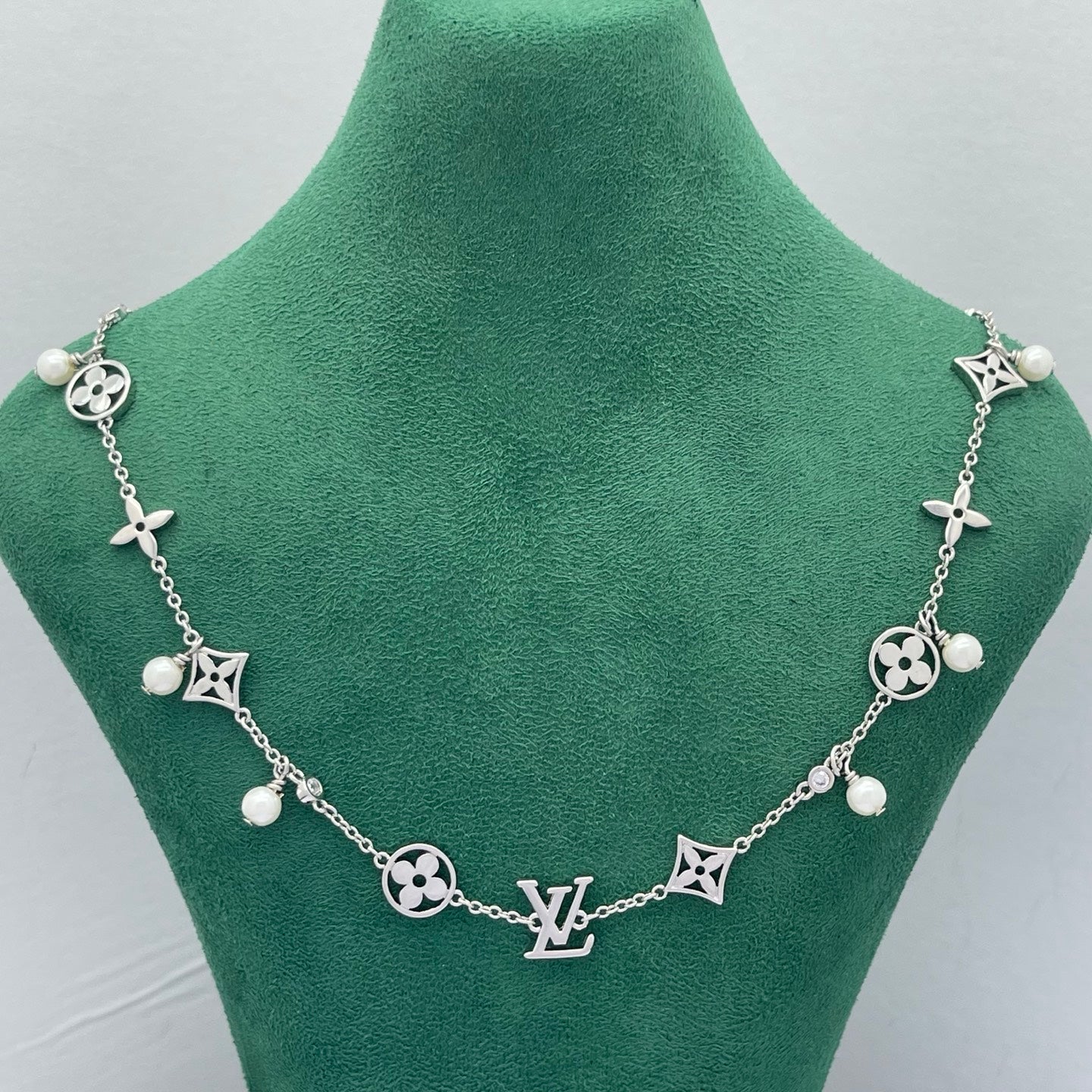 Floral Medallion & Four-Point Star Pearl Station Necklace