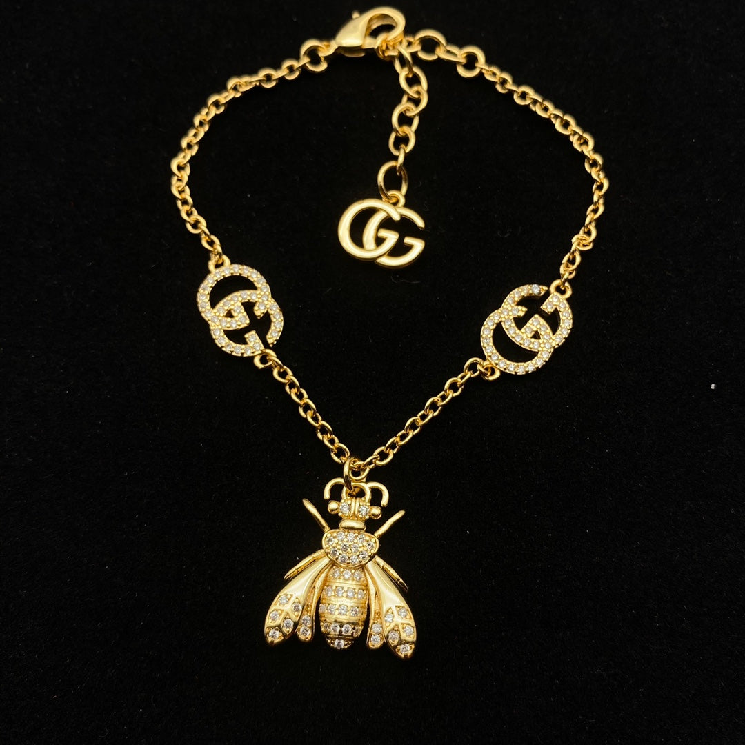 Pavé Crystal Bee Charm Logo Chain Jewelry Set