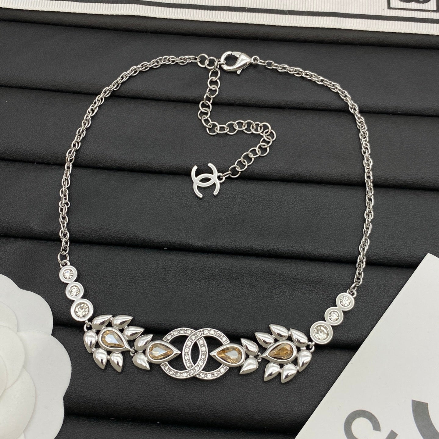 Leaf Crystal Teardrop Choker Necklace