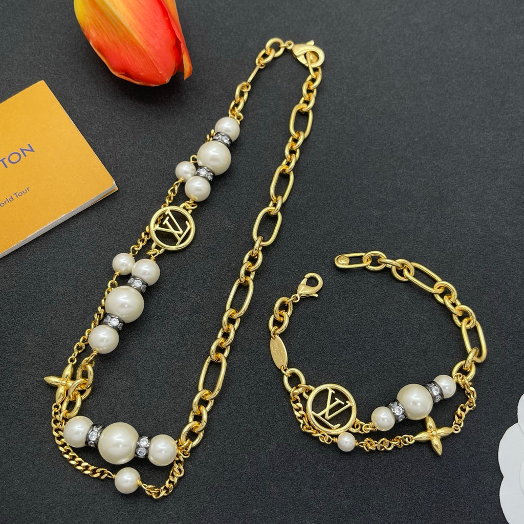 Chunky Pearl & Crystal Spacer Logo Chain Jewelry Set